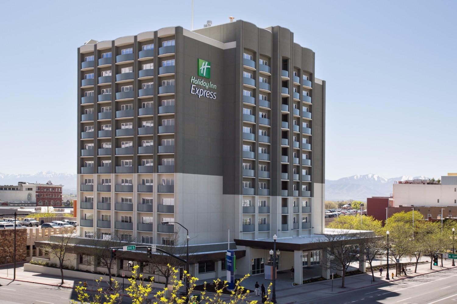 Holiday Inn Express & Suites - Sturbridge By Ihg Exterior foto