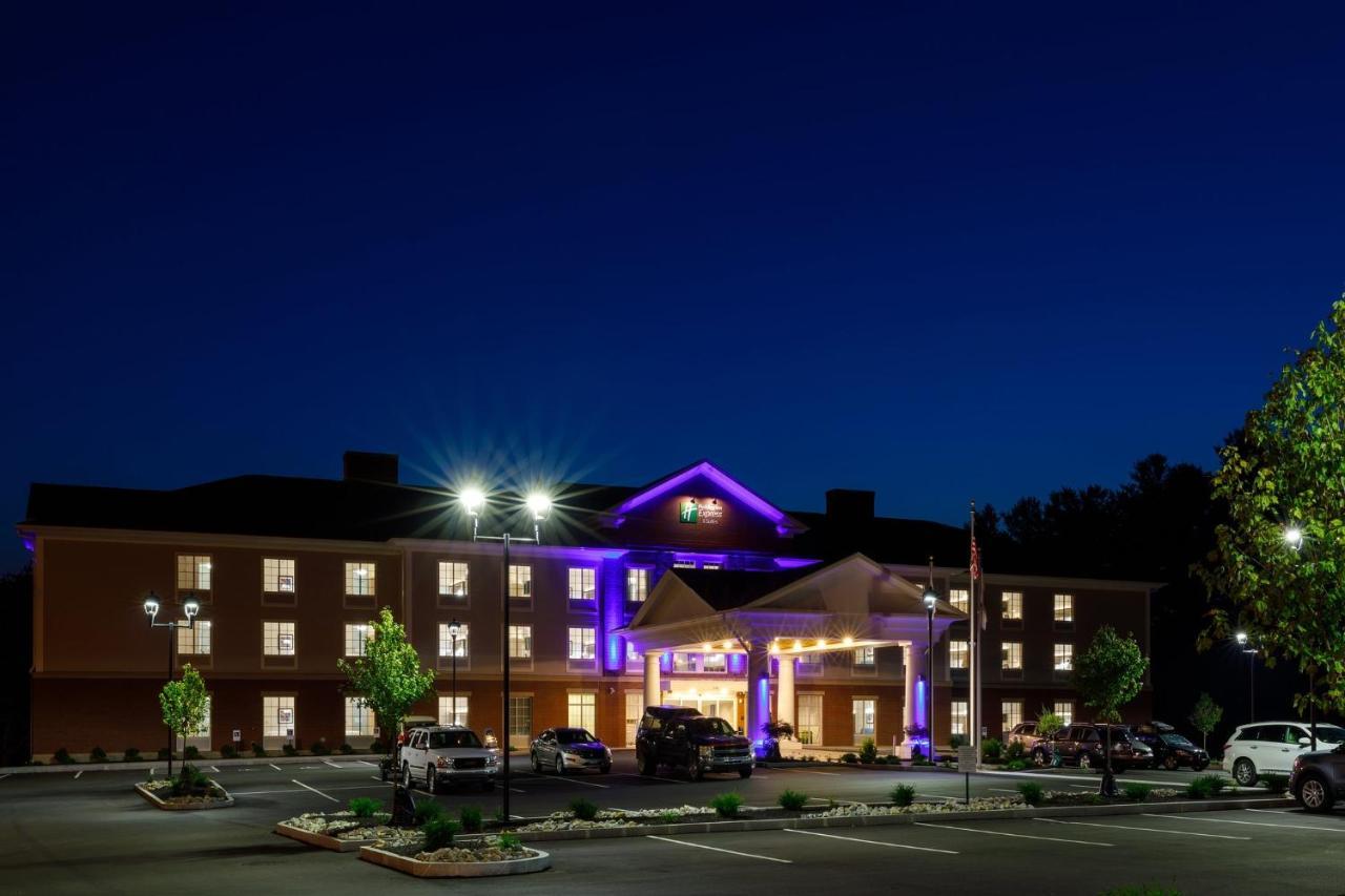 Holiday Inn Express & Suites - Sturbridge By Ihg Exterior foto