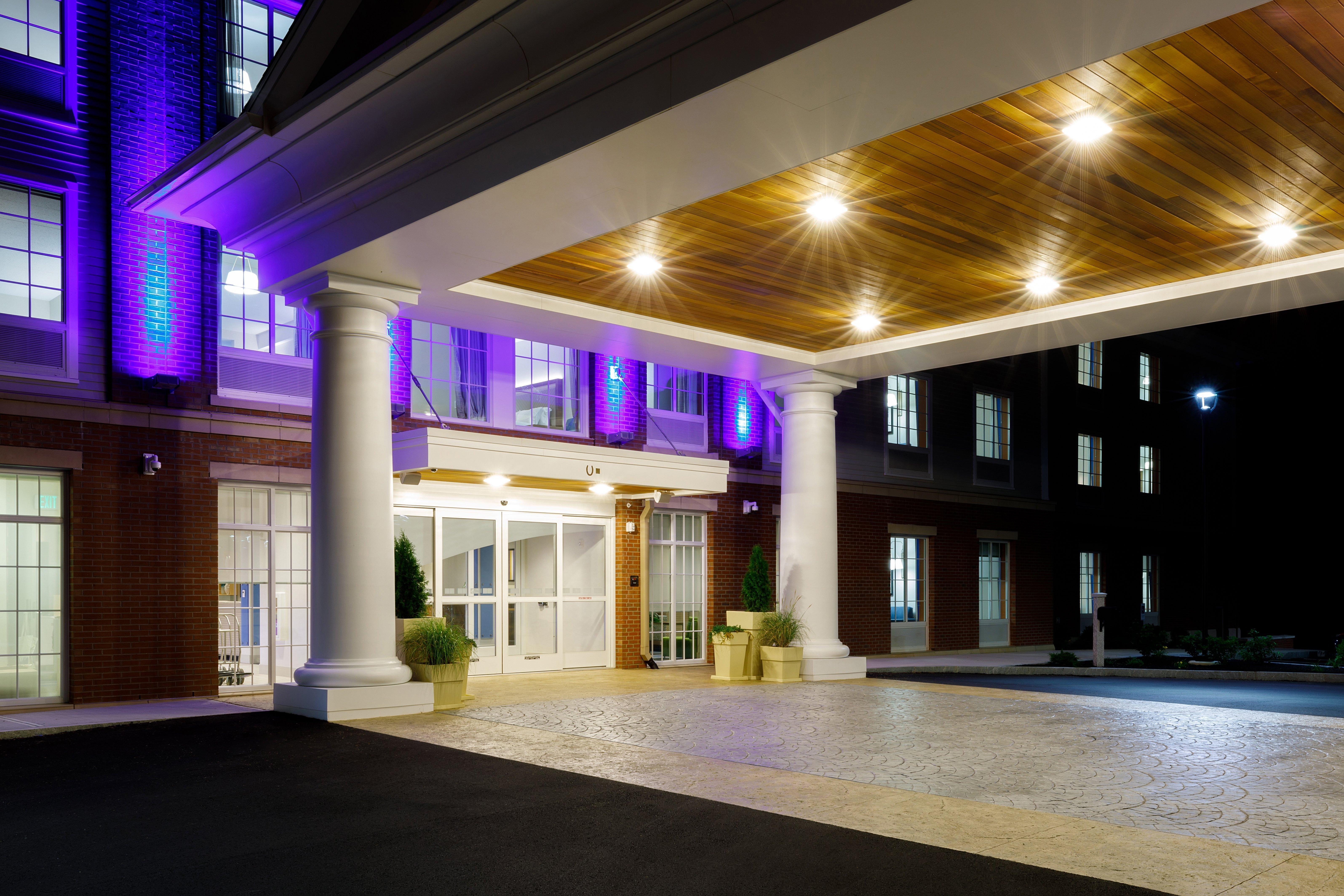 Holiday Inn Express & Suites - Sturbridge By Ihg Exterior foto