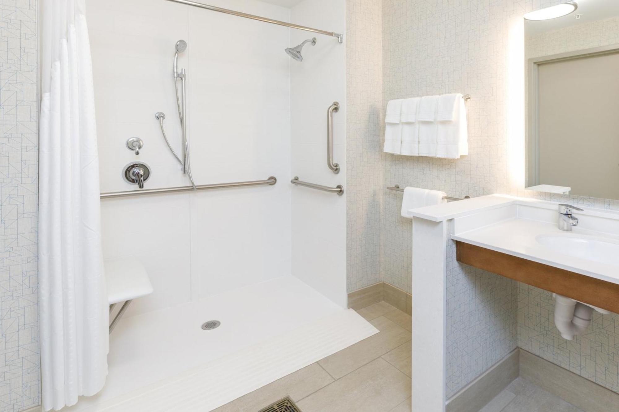 Holiday Inn Express & Suites - Sturbridge By Ihg Exterior foto